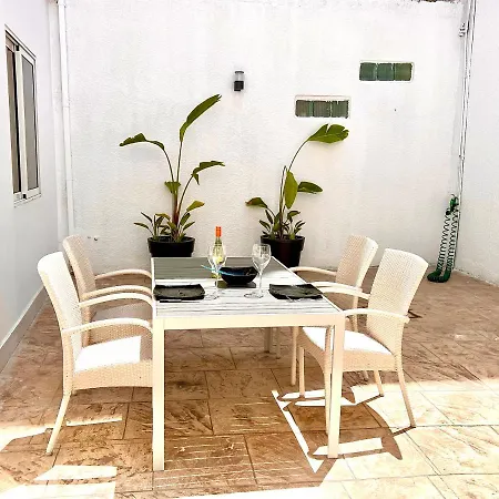 Semesterbostad Stasinou 52 *